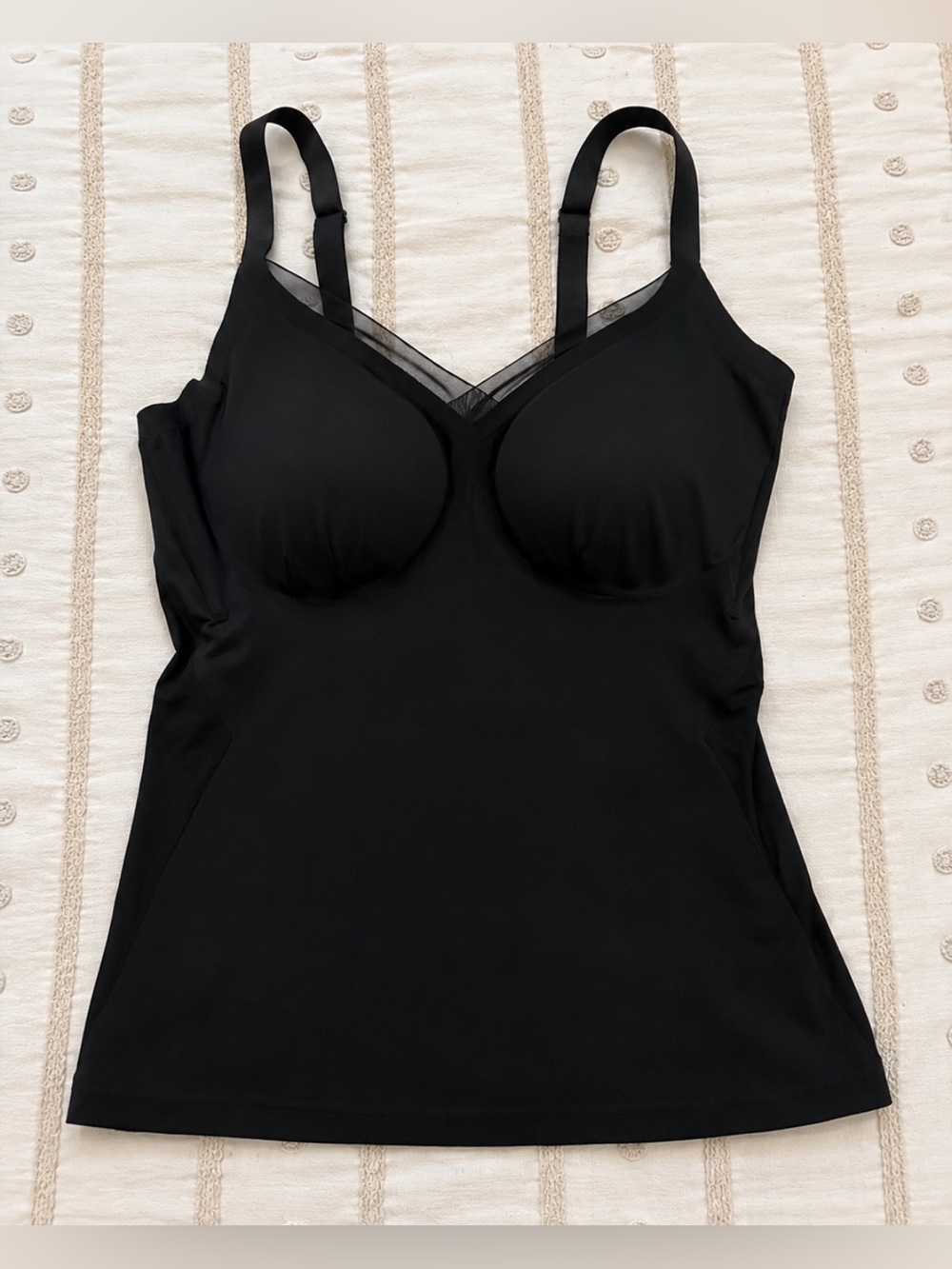 Honeylove Black Sculpting Camisole with Sheer V Trim Size M